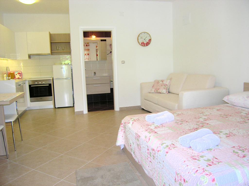 Apartments Iva Krk Town Exterior foto