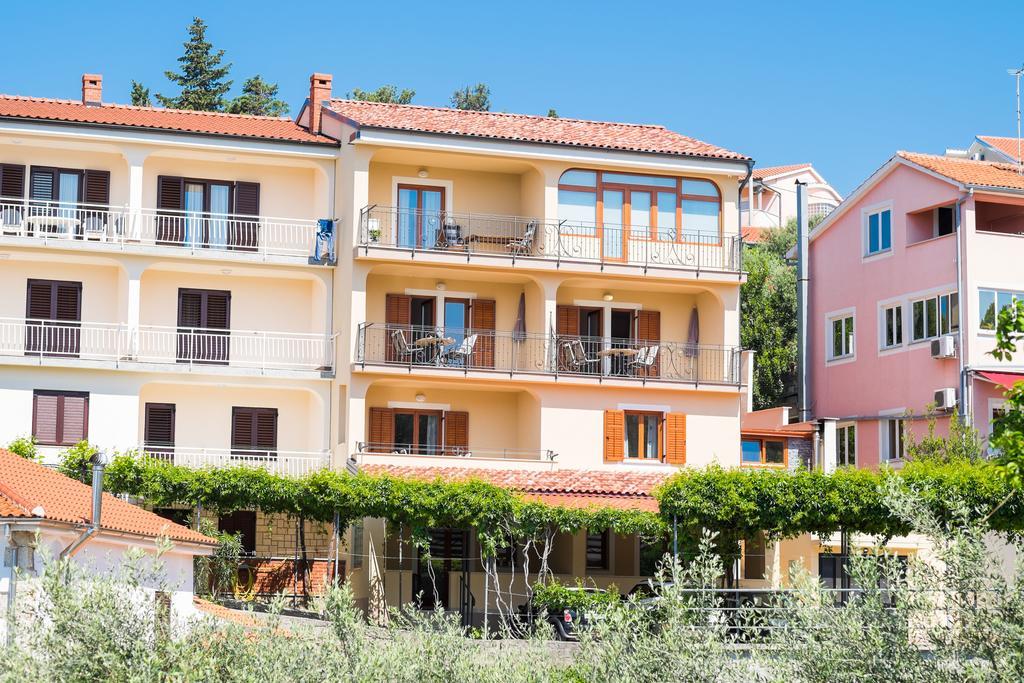Apartments Iva Krk Town Exterior foto