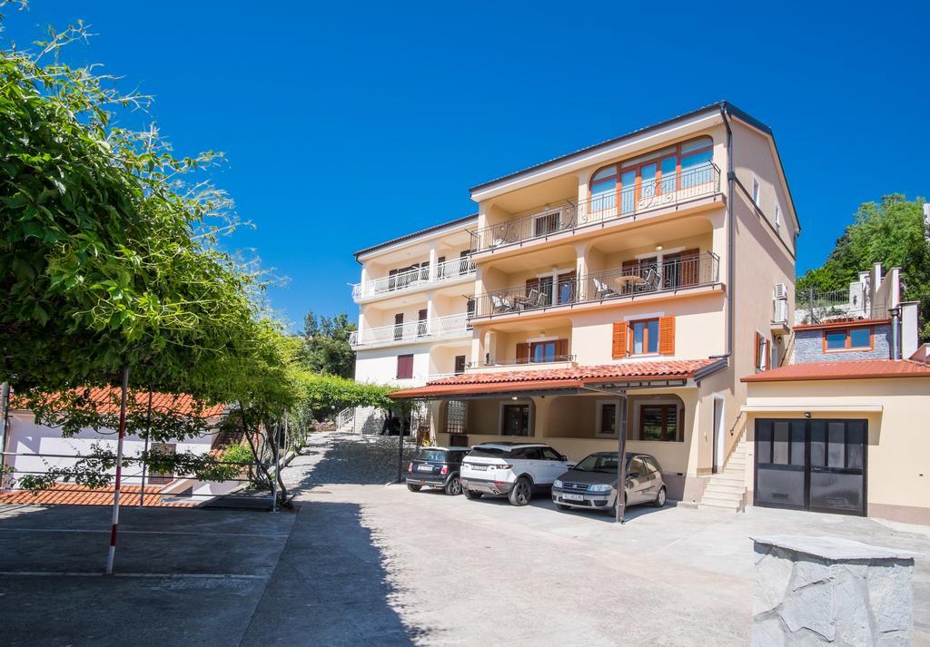 Apartments Iva Krk Town Exterior foto