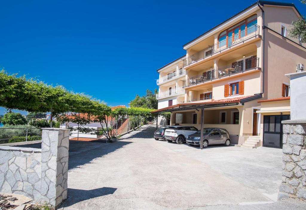 Apartments Iva Krk Town Exterior foto