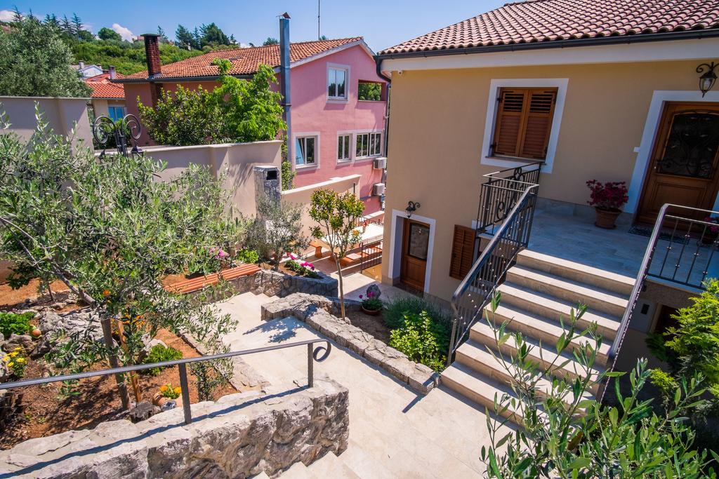 Apartments Iva Krk Town Exterior foto