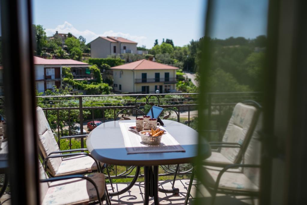 Apartments Iva Krk Town Exterior foto