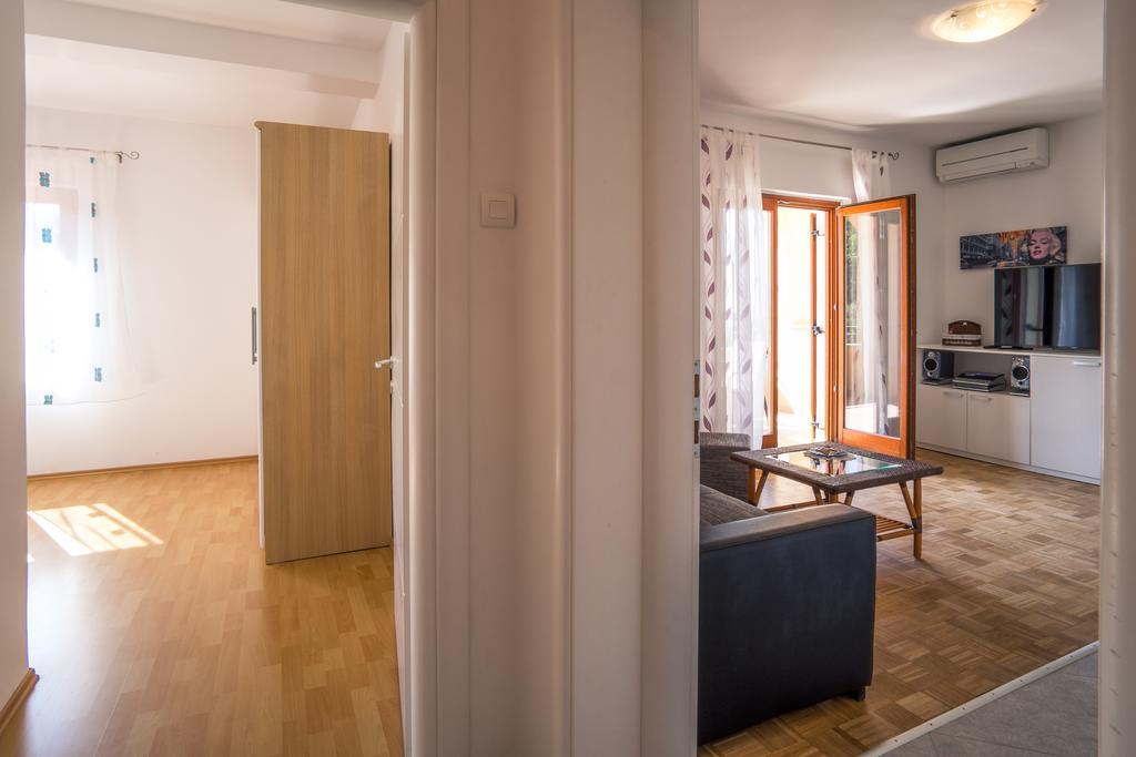 Apartments Iva Krk Town Exterior foto