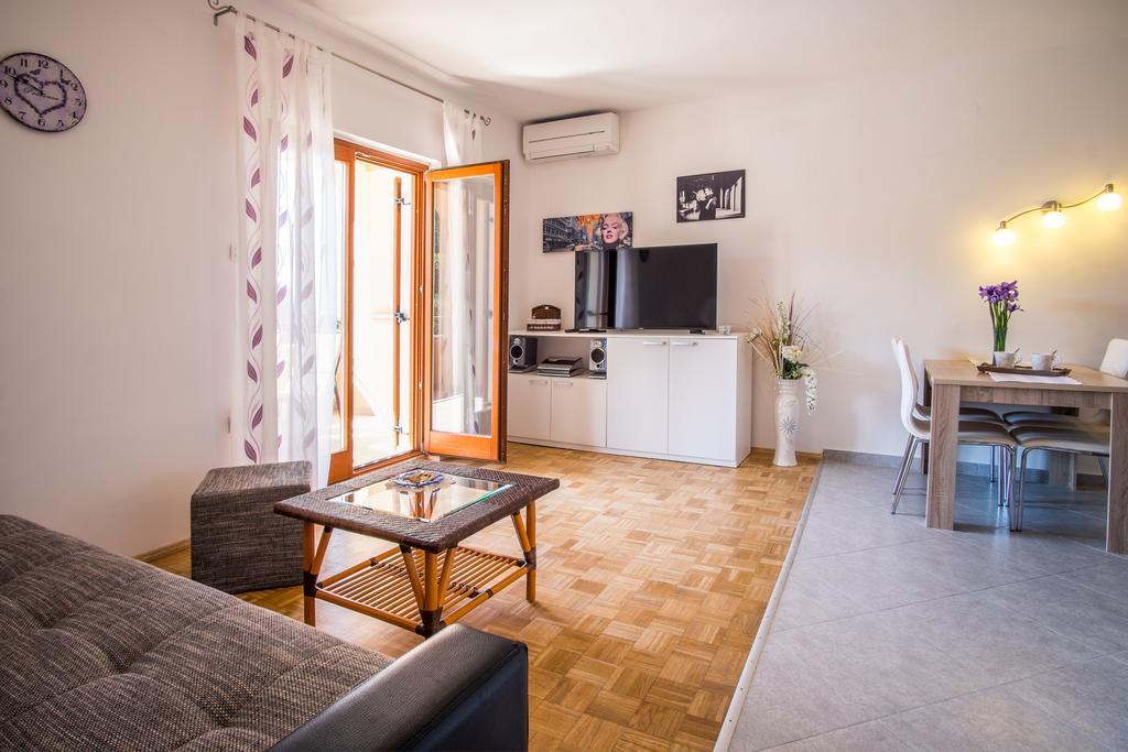 Apartments Iva Krk Town Exterior foto