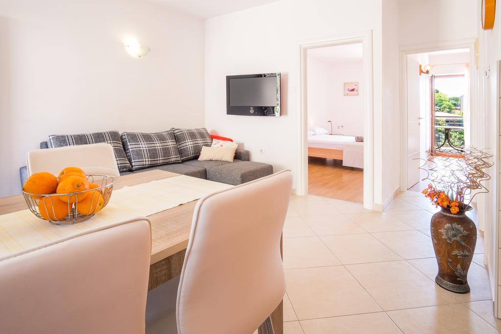 Apartments Iva Krk Town Exterior foto