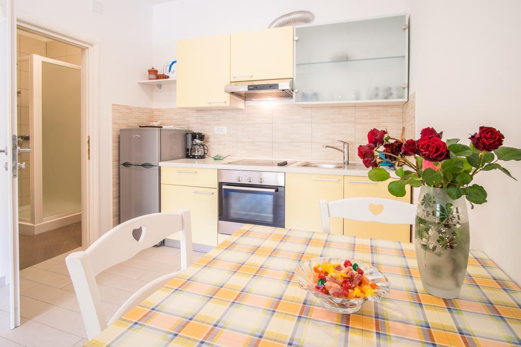 Apartments Iva Krk Town Exterior foto