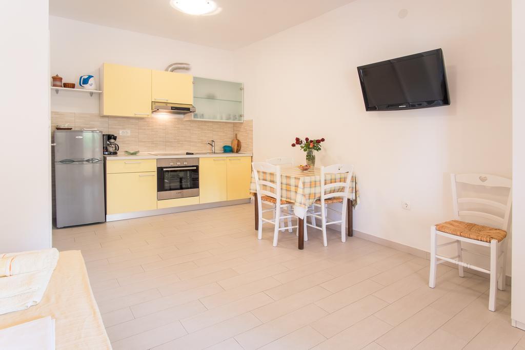 Apartments Iva Krk Town Exterior foto